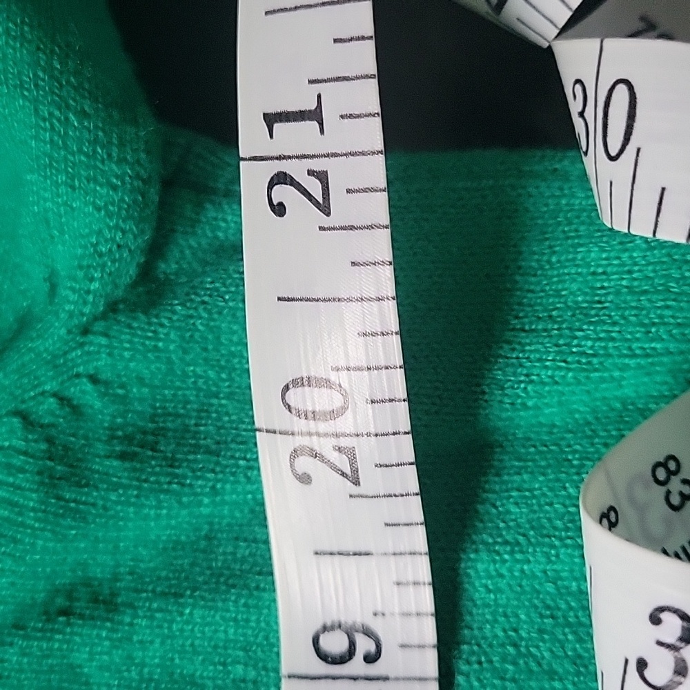 Lilly Pulitzer Kelly Green Sweater, fringed hem Striking color, M - Picture 10 of 11